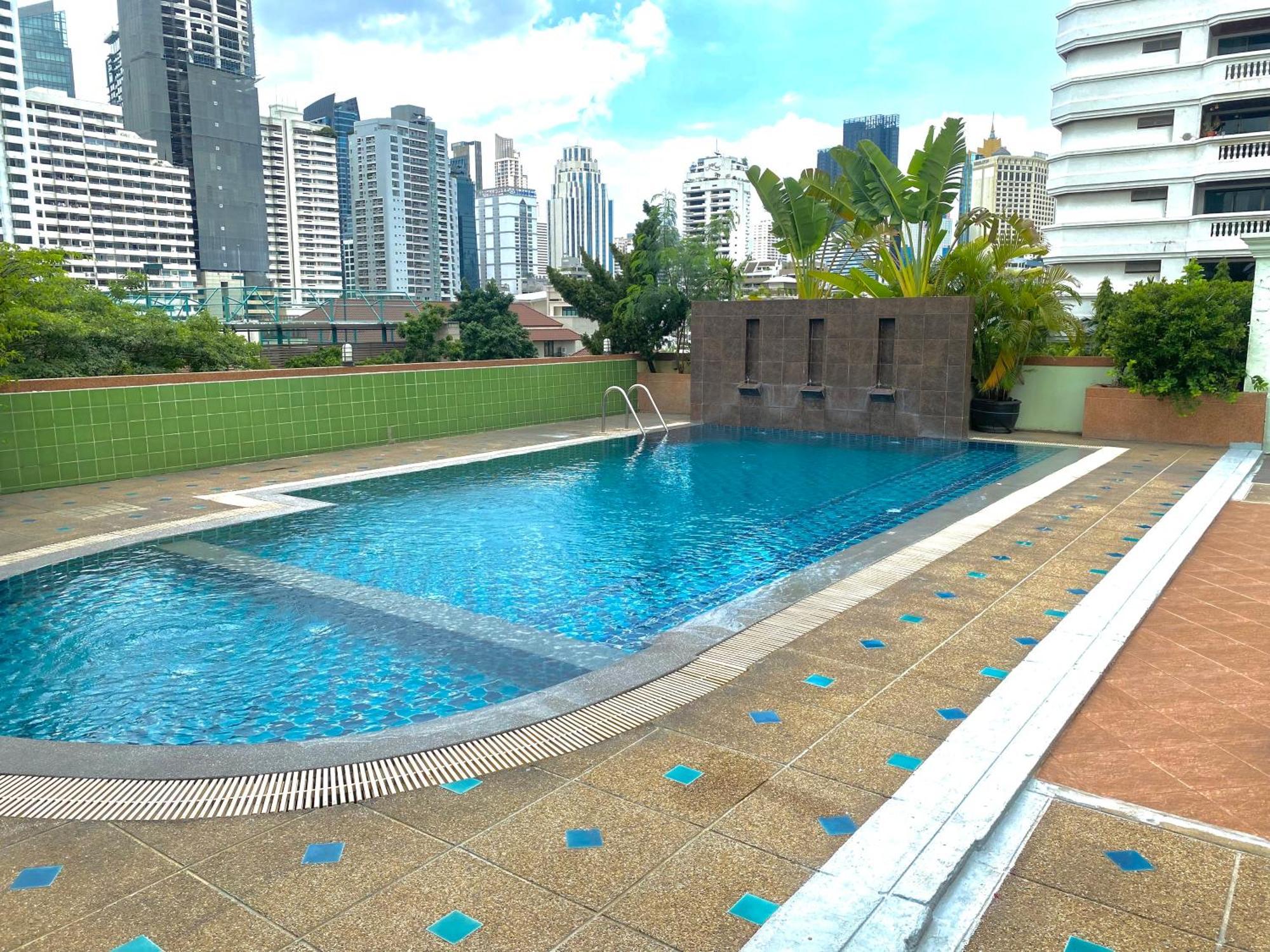 Woraburi Sukhumvit Hotel Banguecoque Exterior foto