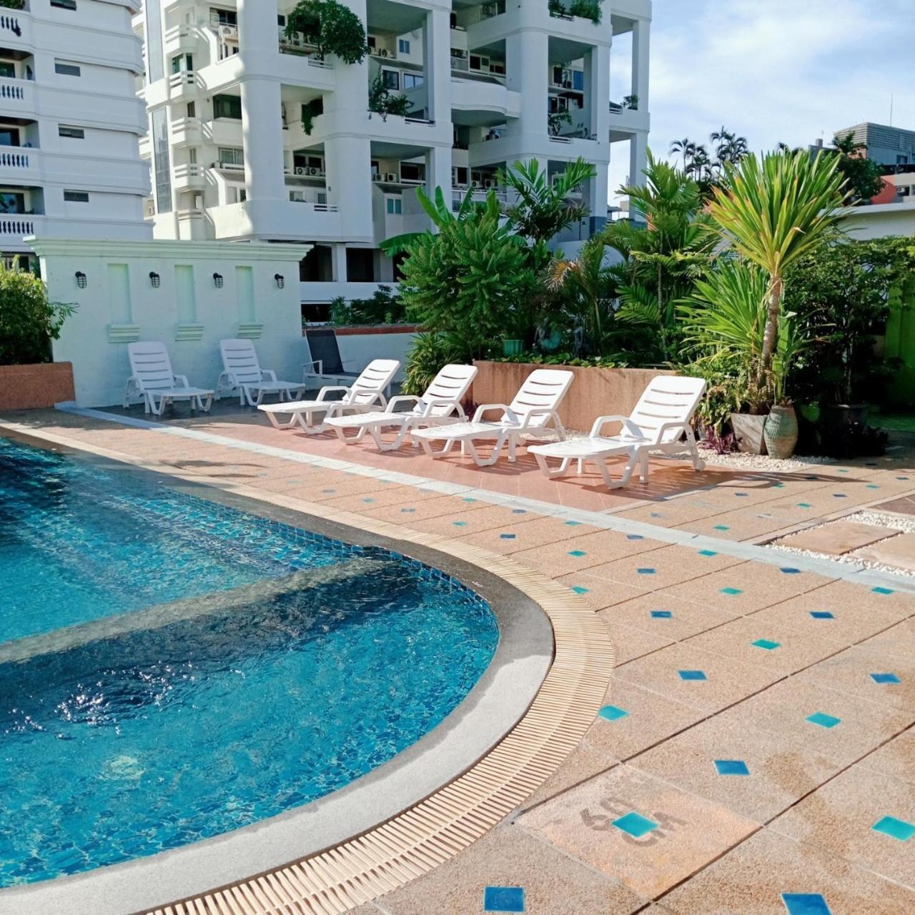 Woraburi Sukhumvit Hotel Banguecoque Exterior foto