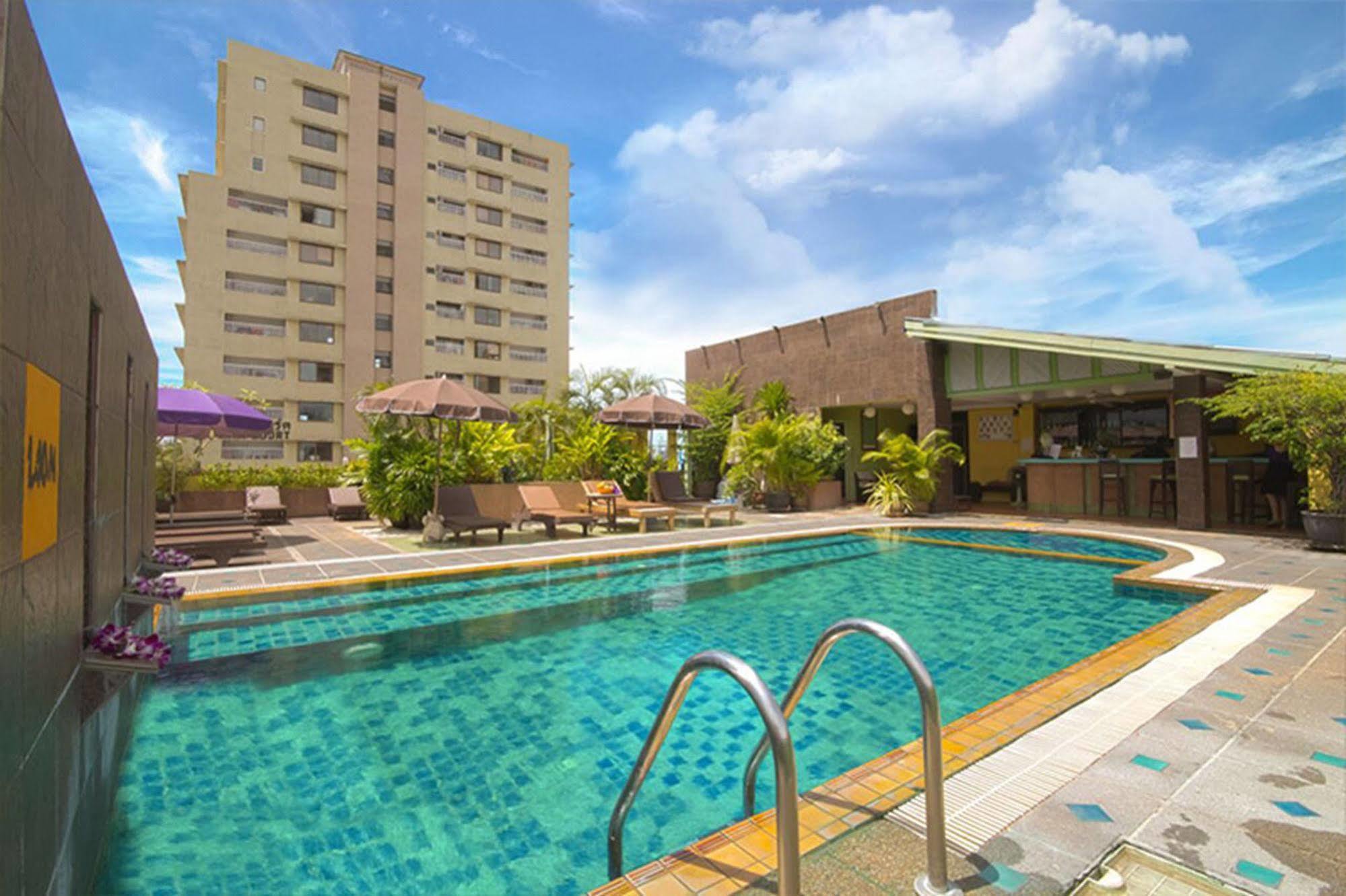 Woraburi Sukhumvit Hotel Banguecoque Exterior foto